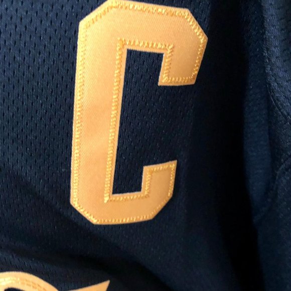 Penguins Stadium Series Crosby Jersey - Picture 3 of 8